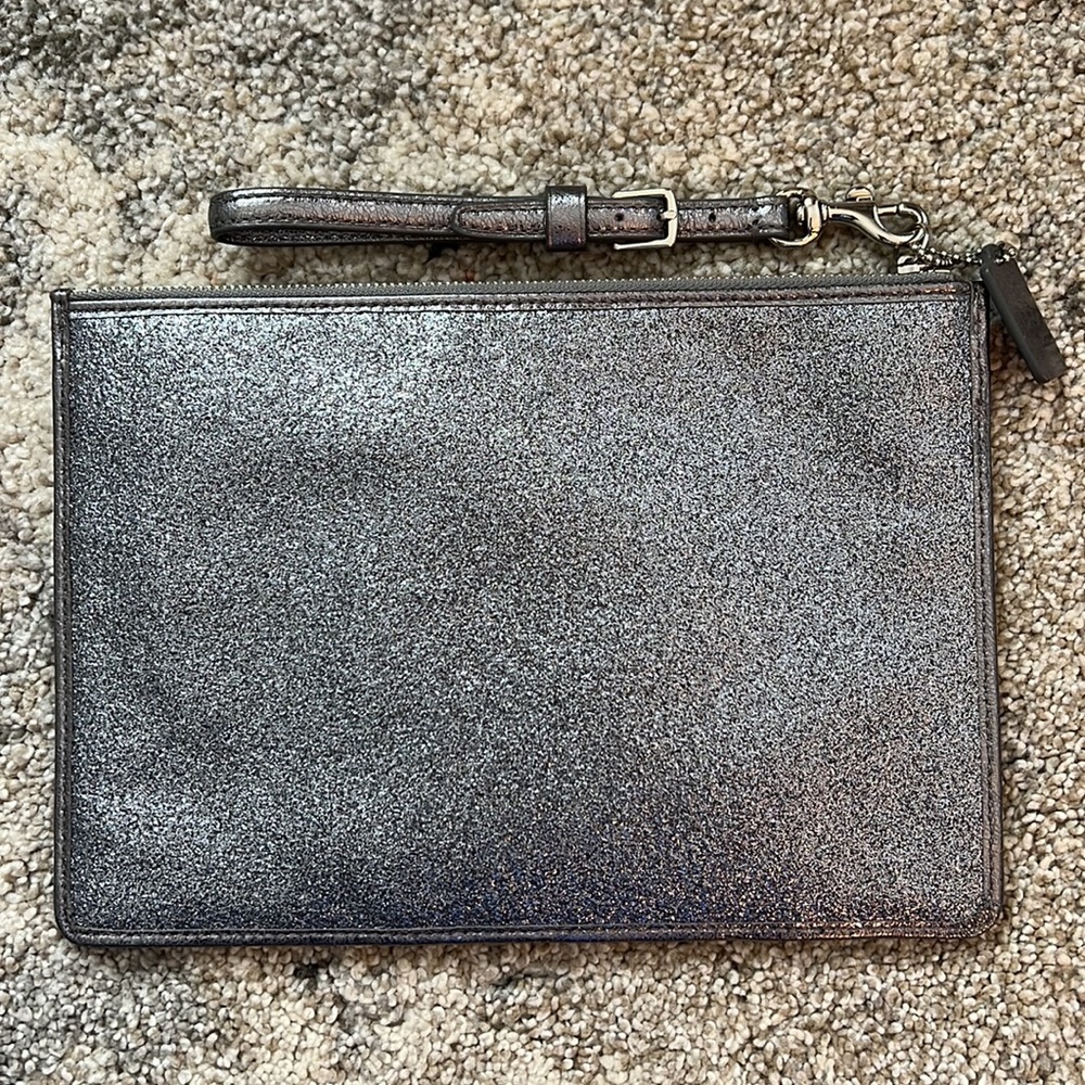Coach - Picture 5 of 6